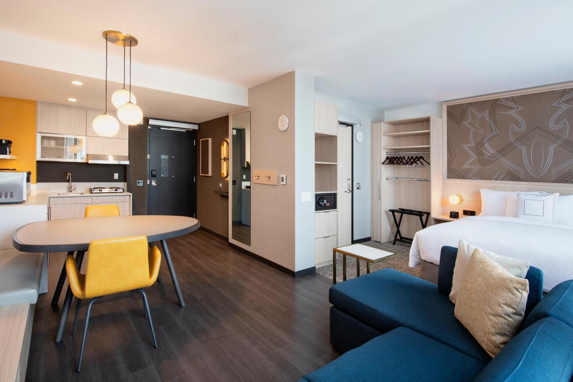 Hotel By Marriott Downtown/beltline District