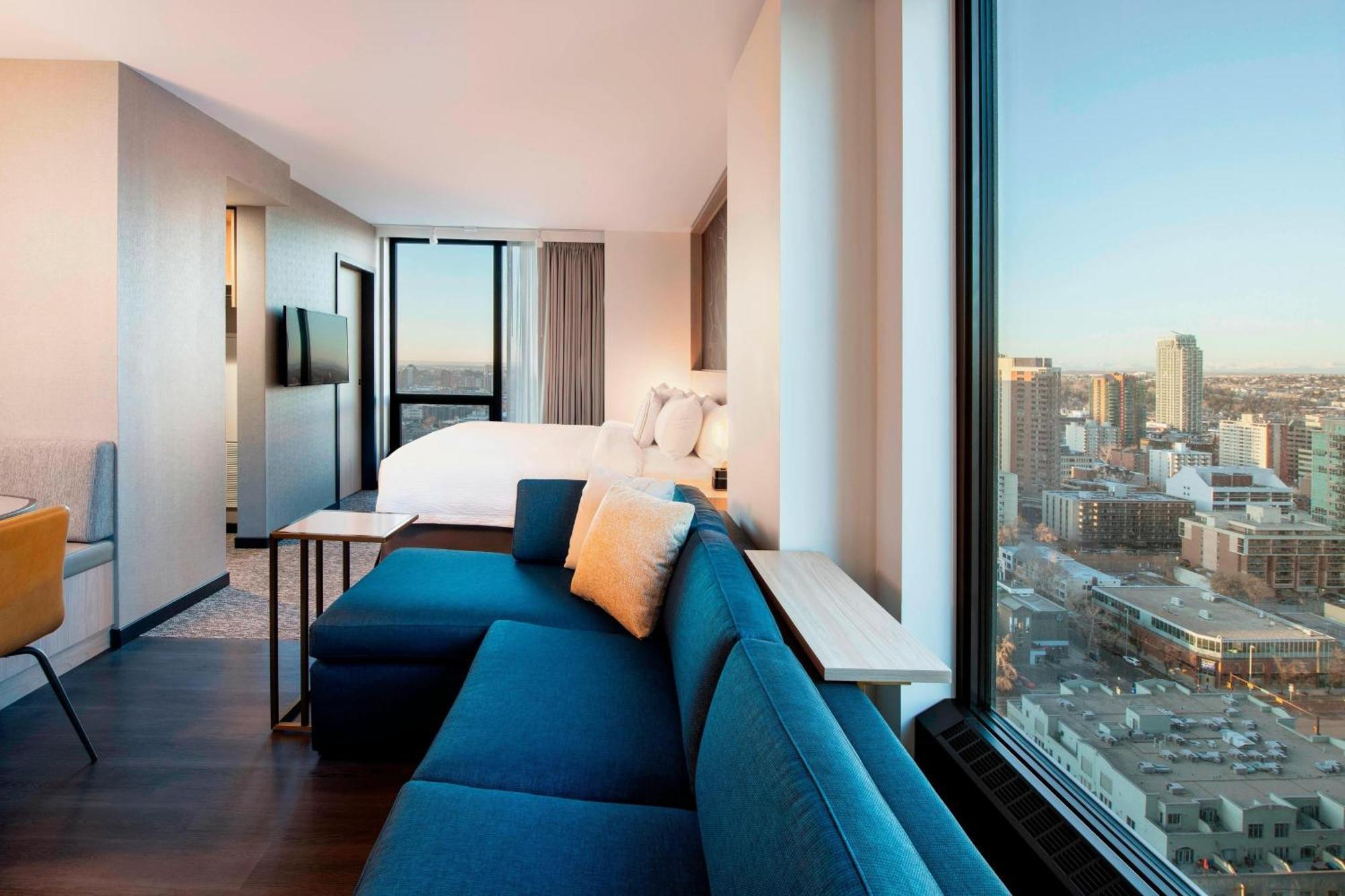 By Marriott Downtown/beltline District Hotel Calgary