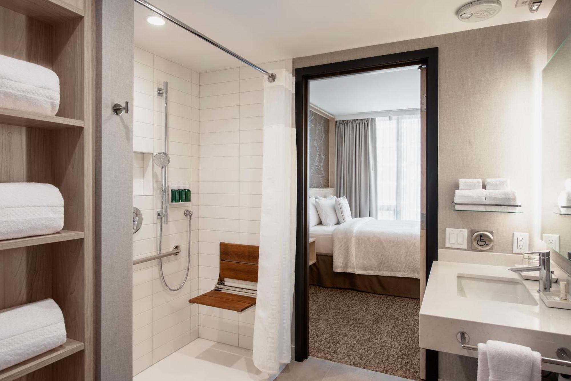 By Marriott Downtown/beltline District Hotel