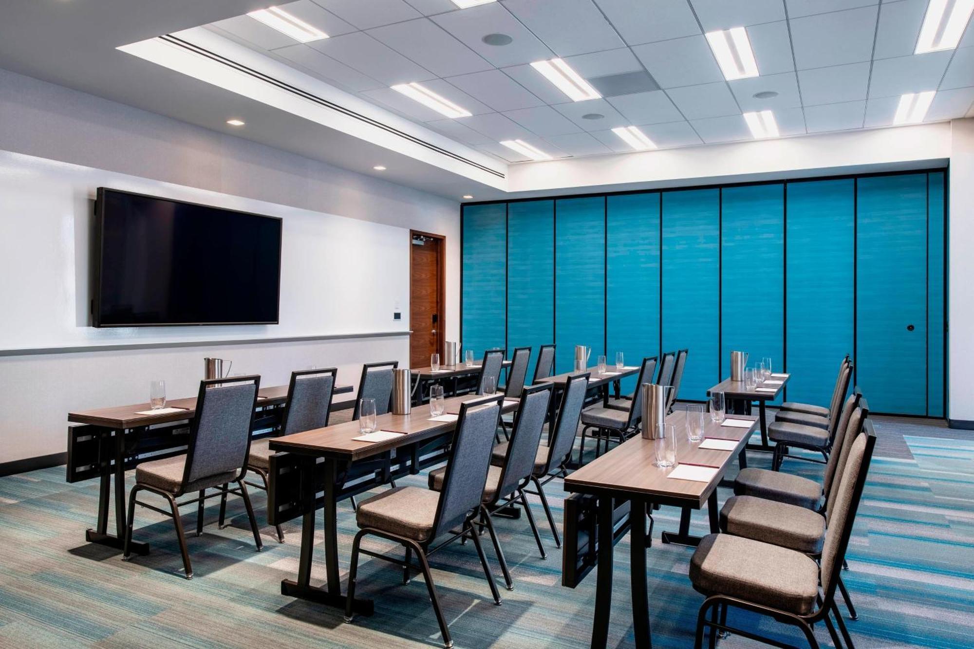 By Marriott Downtown/beltline District Hotel