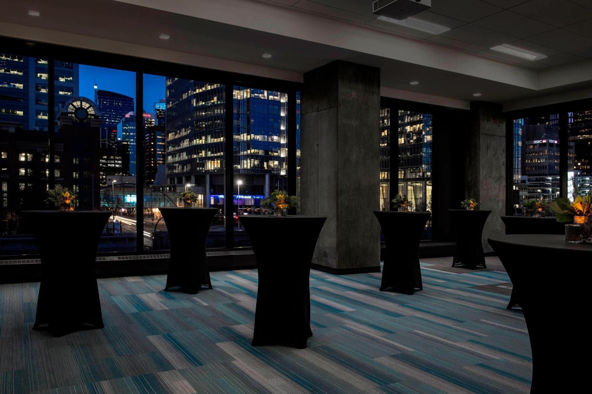 By Marriott Downtown/beltline District Hotel
