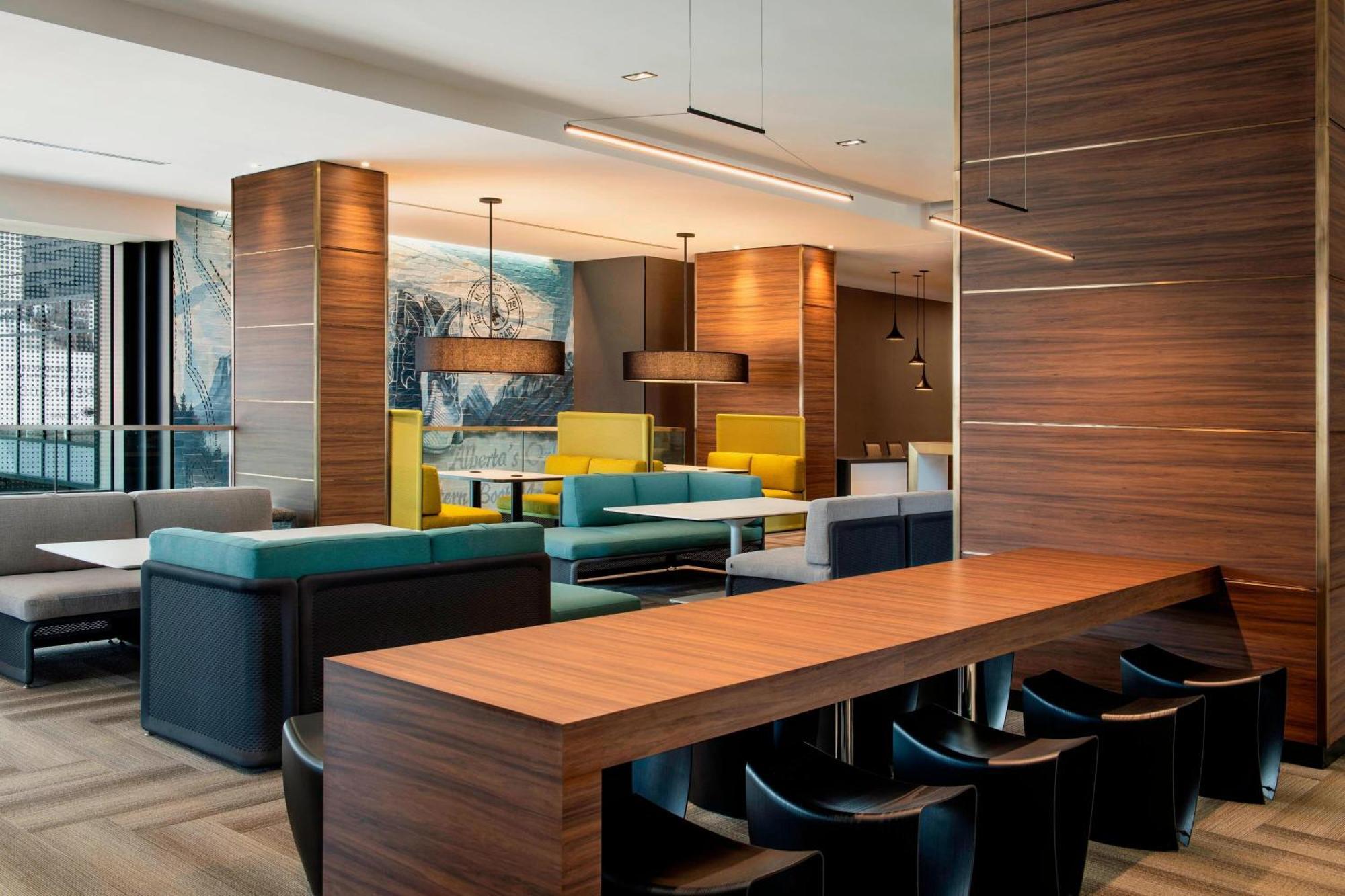 By Marriott Downtown/beltline District Hotel Calgary