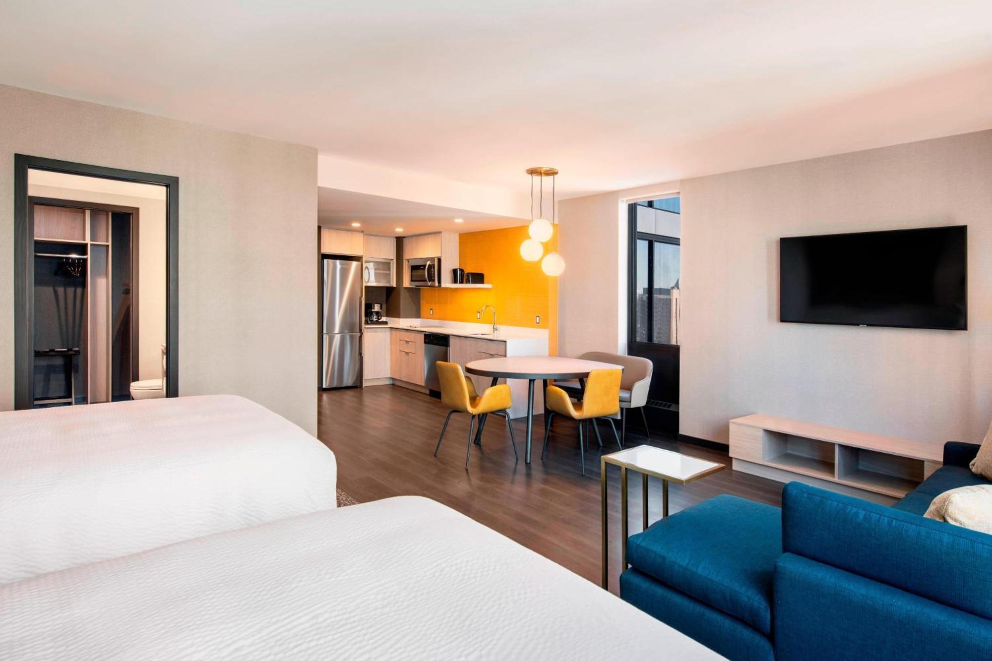 By Marriott Downtown/beltline District Hotel